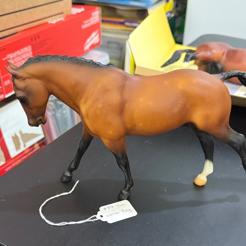 Breyer model 892 Tara Welsh